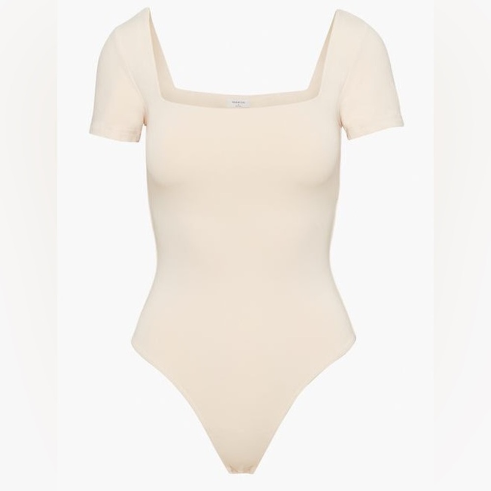Babaton Contour Short Sleeve Square Neck Bodysuit